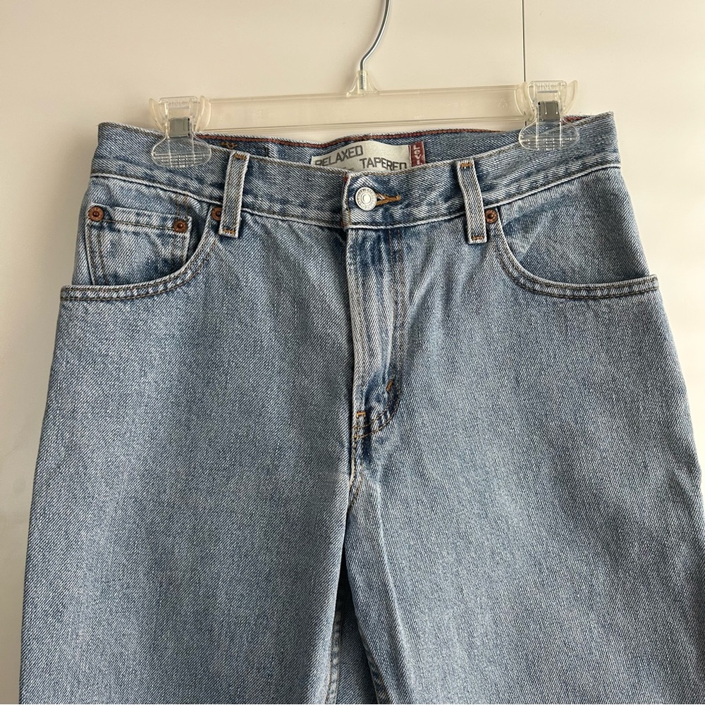 90s style Levi’s 550 Relaxed Tapered Jeans